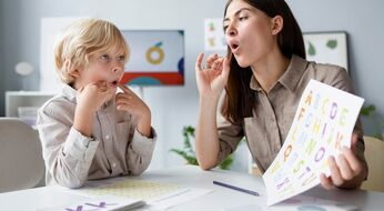 Maxsus pedagogika yo‘nalishi bitiruvchilari qanday kasblarni egallashi mumkin?