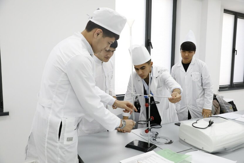 Tibbiyot oliygohlarini tugatayotgan talabalar shifokor bo‘lib ishlashi uchun alohida imtihon topshiradimi?