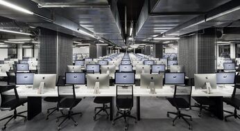 O‘qituvchisi ham, darsligi ham yo‘q universitet!