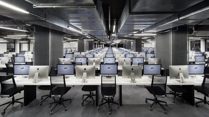 O‘qituvchisi ham, darsligi ham yo‘q universitet!