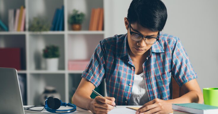 Kostroma yalangoch qizlar